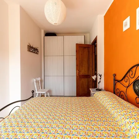 アパート With Air Conditioning And Private Terrace カステルサルド